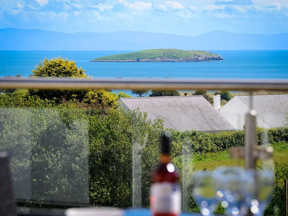 Spacious Holiday Home for six at the Edge of the Beach Resort Abersoch