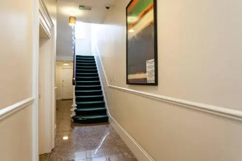 54 Courtfield Gardens