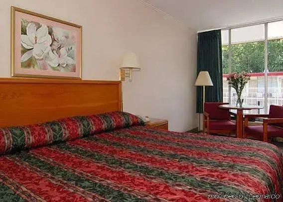 Econo Lodge Near Fredericksburg Battlefield