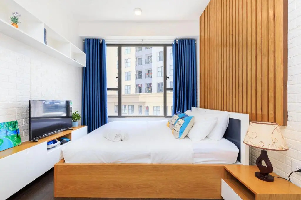 Tresor And Royal, One Big Bedroom In Center