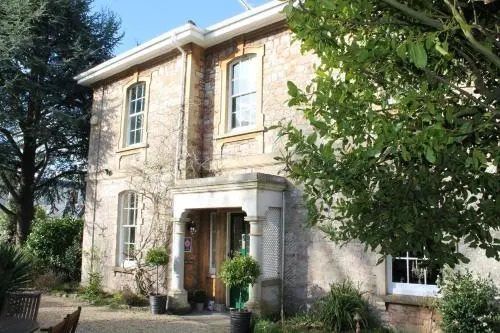 Hollybank Bed and Breakfast
