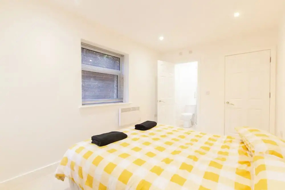 Bridge Road - Room 1a