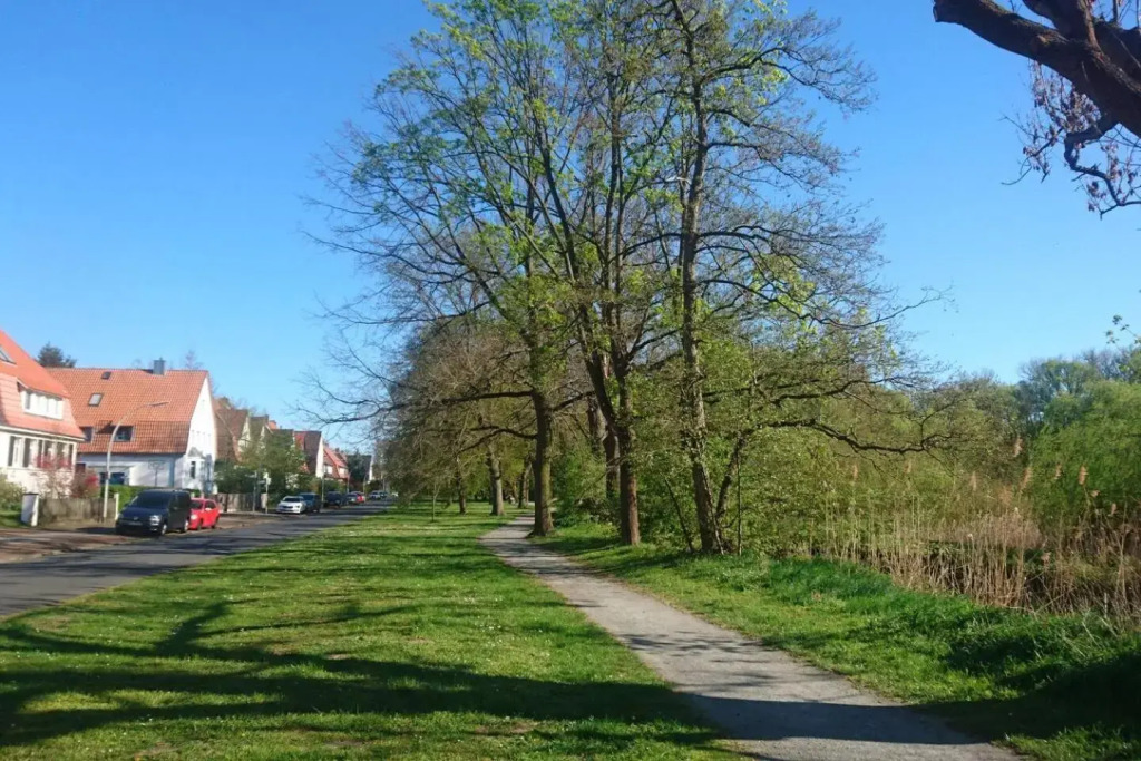 Sonniges Häuschen mit Garten