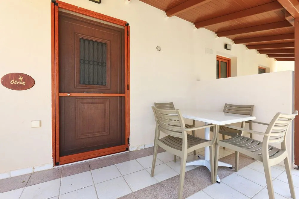 Keramos Villa And Apartments
