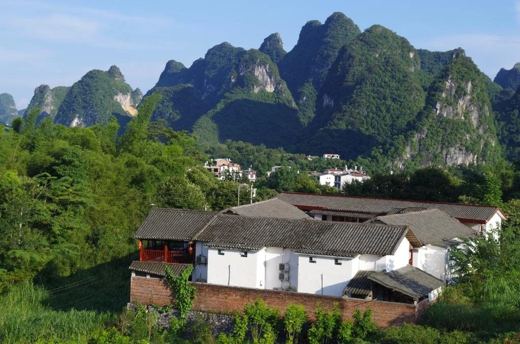 Yangshuo Dahuwai Camps Hotel