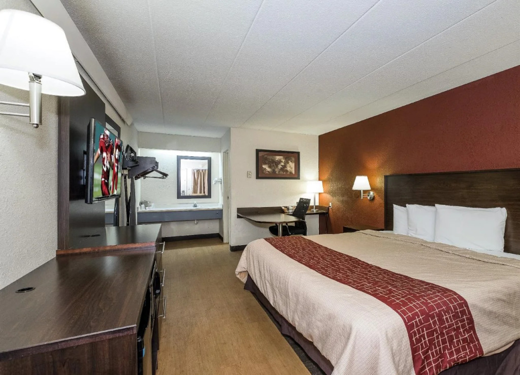 Red Roof Inn Toledo - Holland
