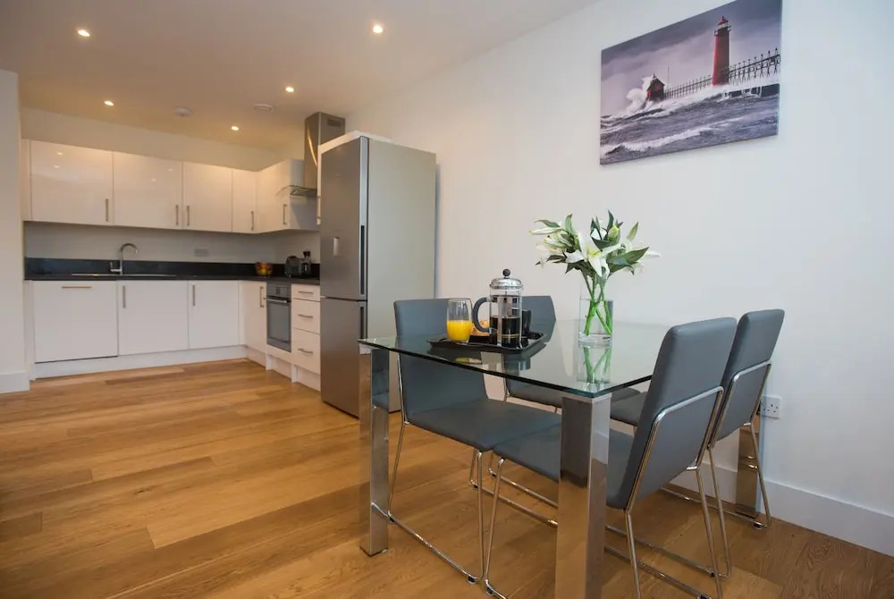 Celador Apartments - Sussex House Serviced Apartments