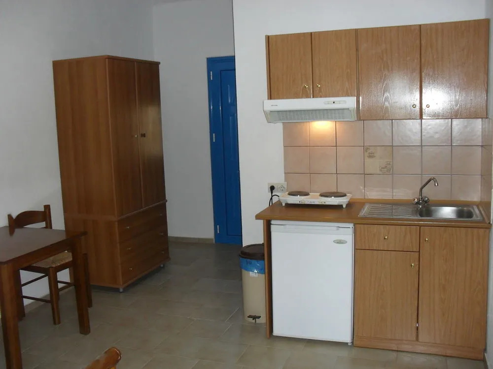 Chris Apartments