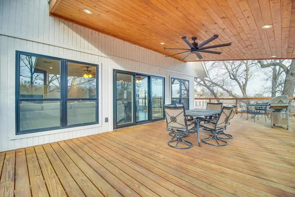 Deck + Kayaks: Grand Lake of the Cherokees Home