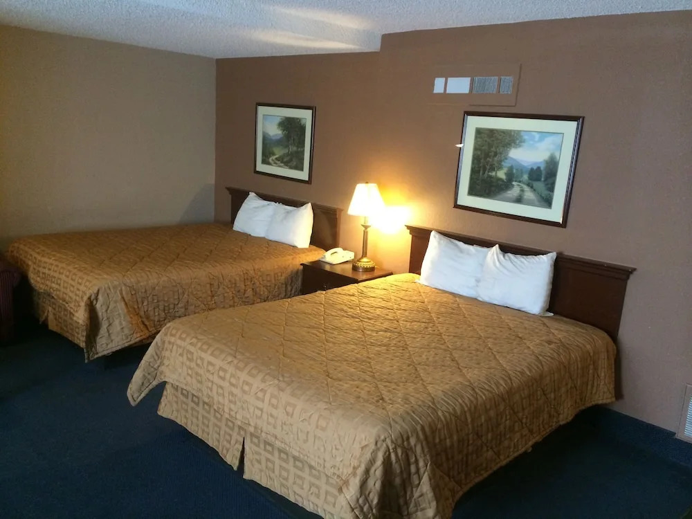 Sunflower Inn & Suites - Garden City