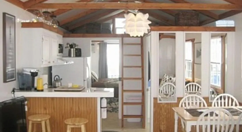 Gemini Houseboat
