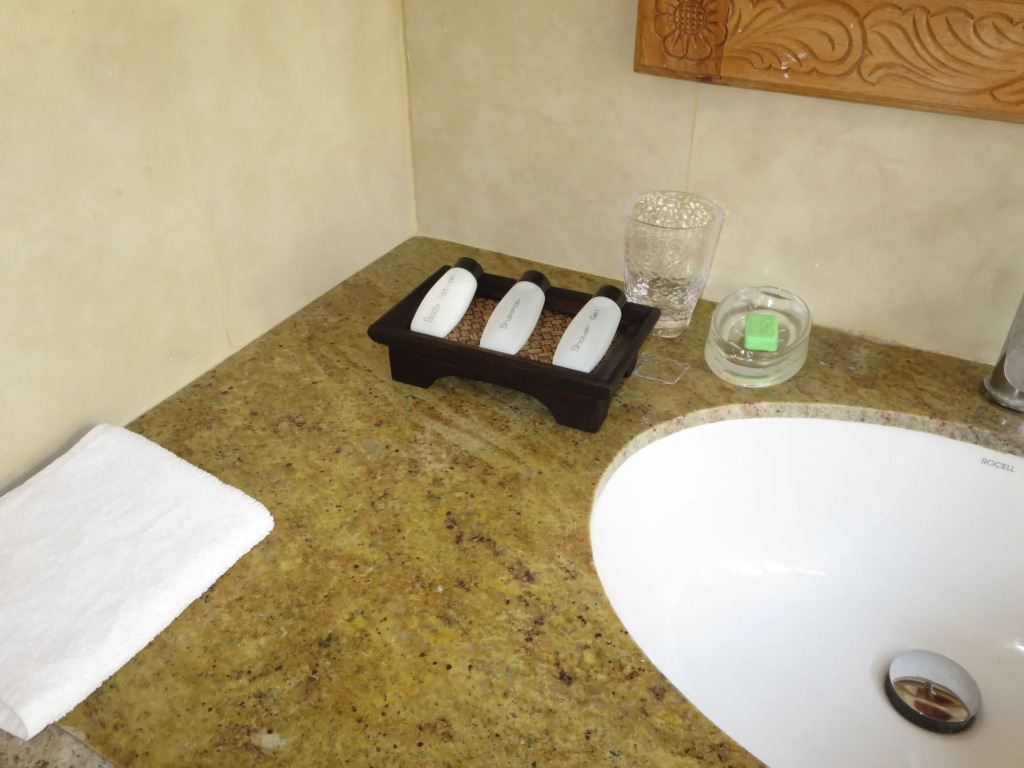 Lanka Beach Boutique Bungalows & Grand Villa