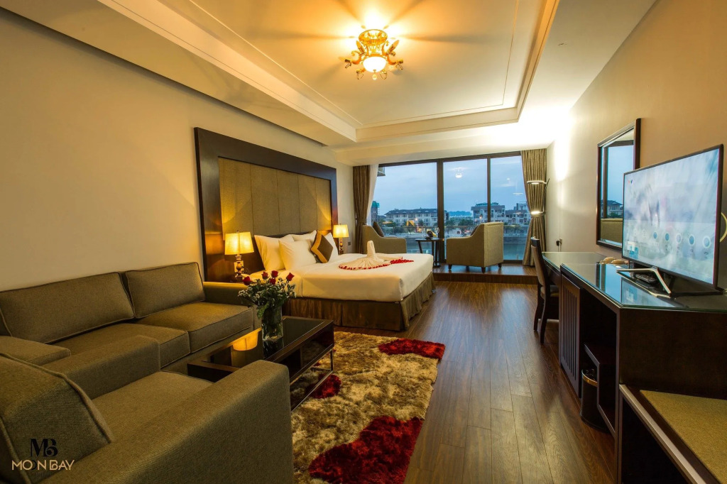 Moon Bay Ha Long
