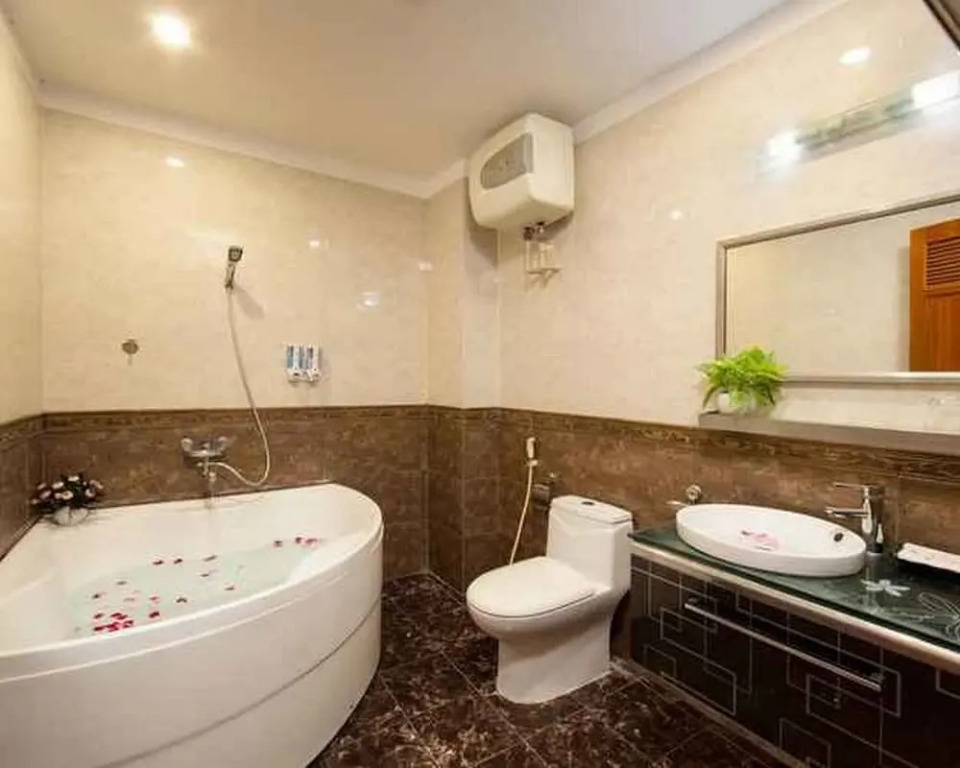 OYO 1090 Nam Cuong 2 Hotel