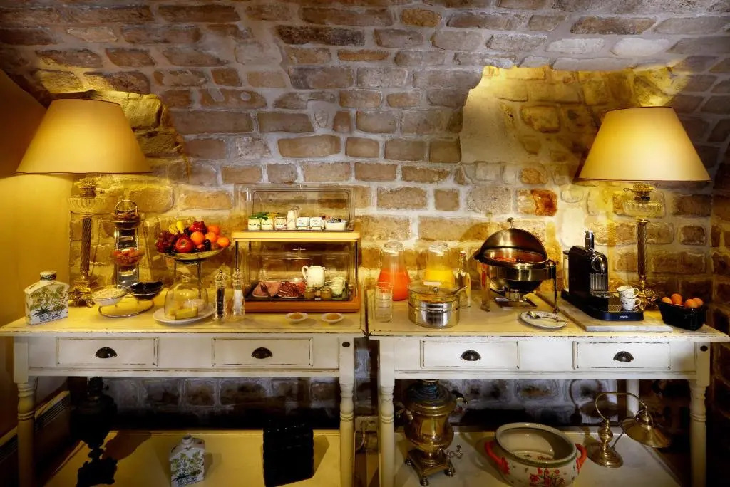 Le Relais Montmartre