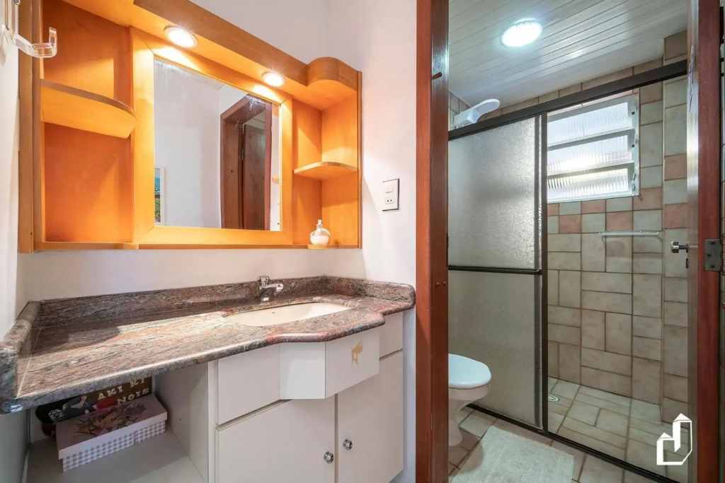 Apartamento com 02 dormitórios