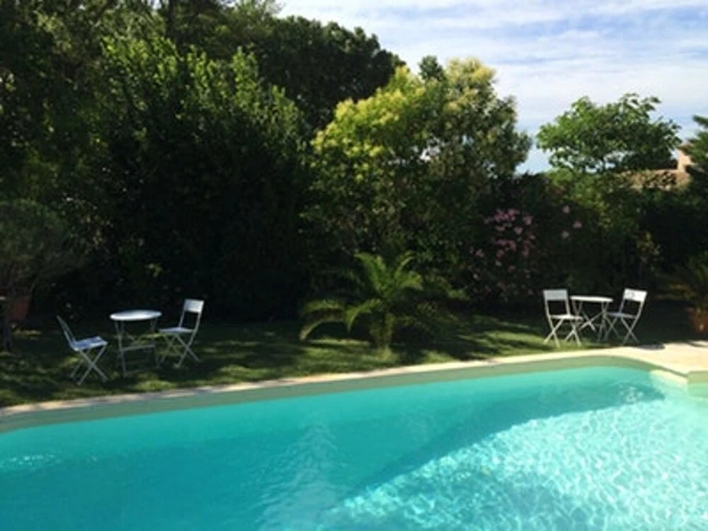 Villa With 3 Bedrooms in Taillades, With Wonderful Mountain View, Priv