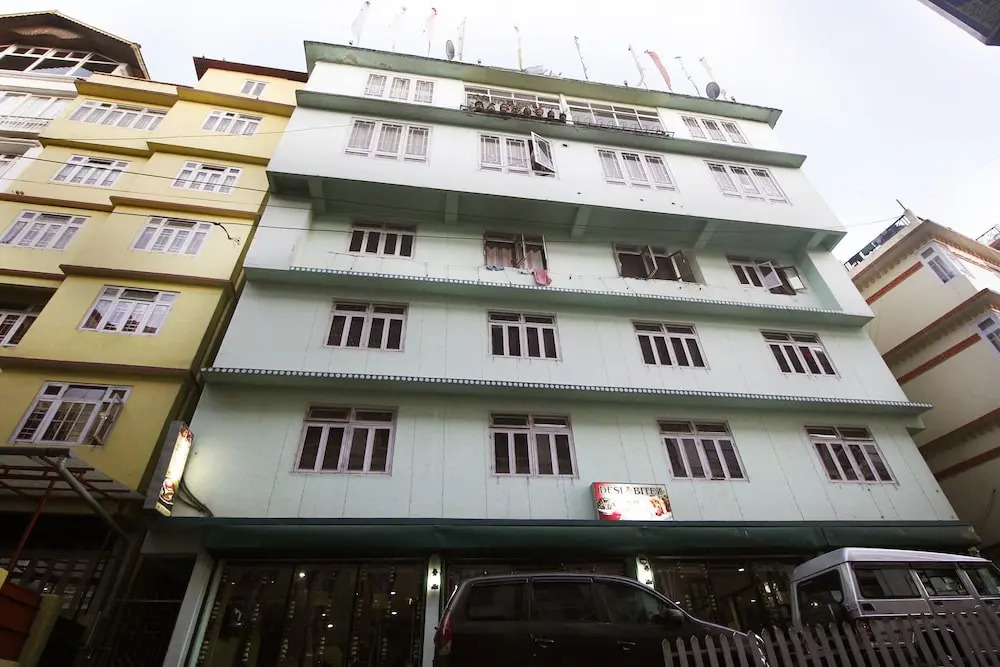 OYO 7431 Hotel Tushita