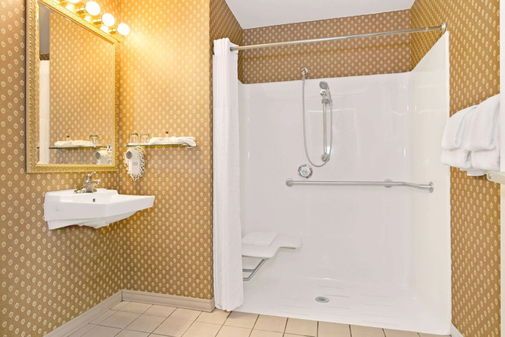 Hawthorn Extended Stay by Wyndham Cincinnati/Sharonville