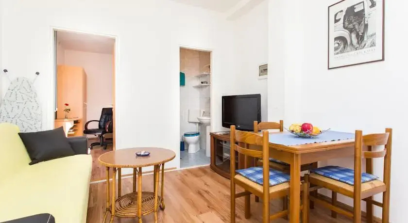 Apartment Intermezzo