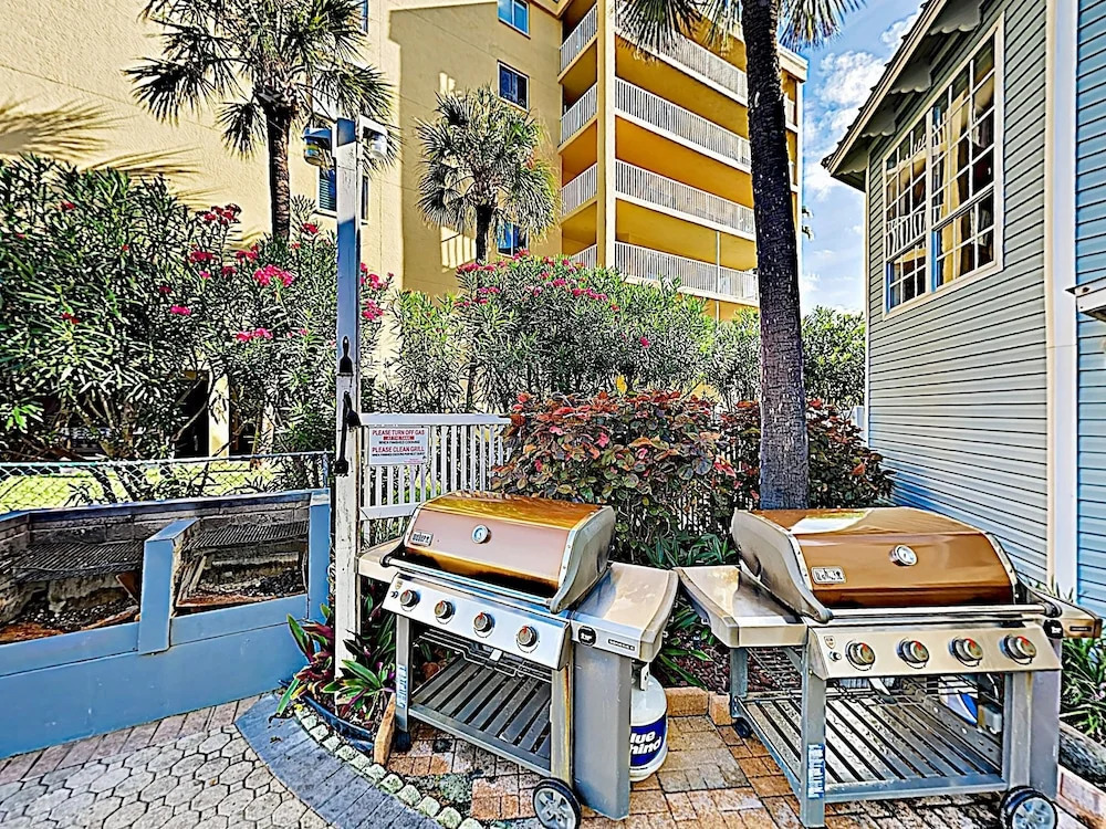 New Listing! Beachfront Perch W/ Pool & Balcony 2 Bedroom Condo