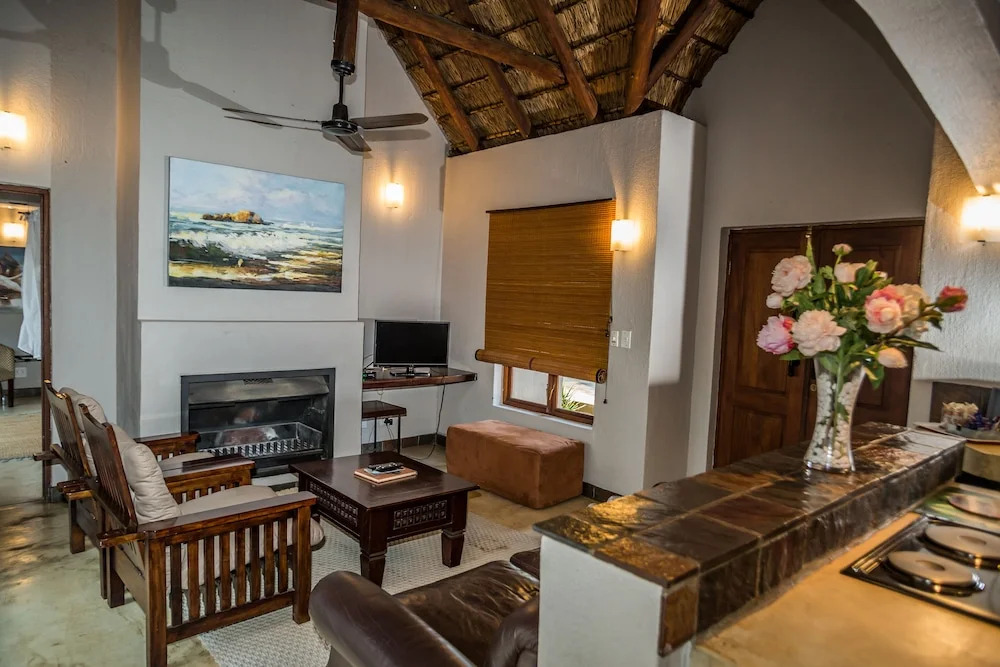 Hoedspruit Raptors Lodge N16