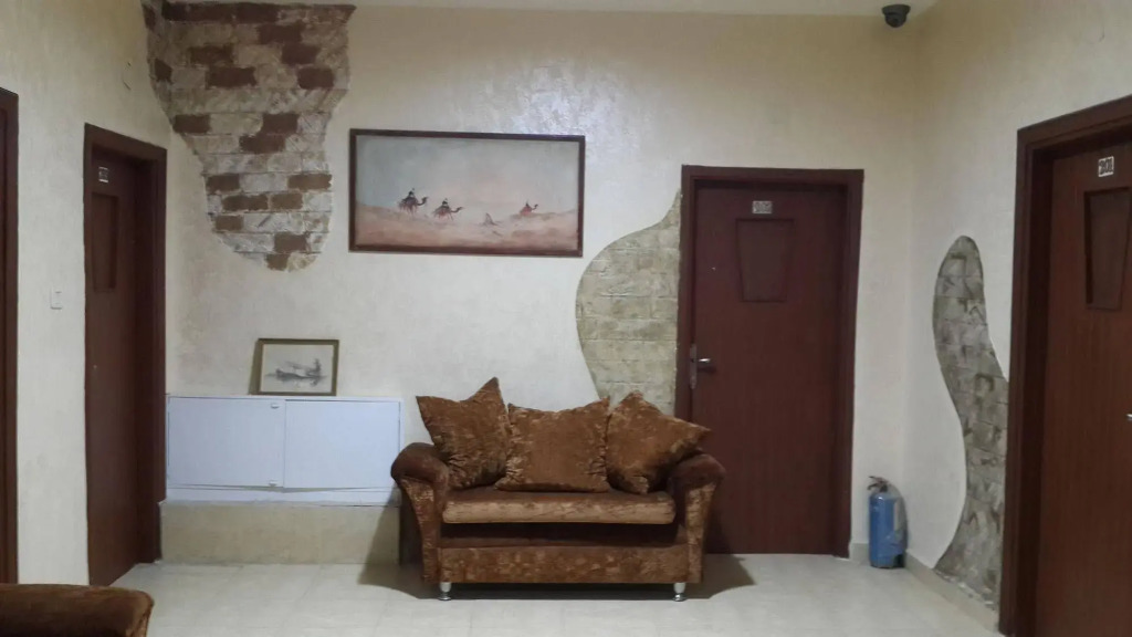 Caravan Hotel