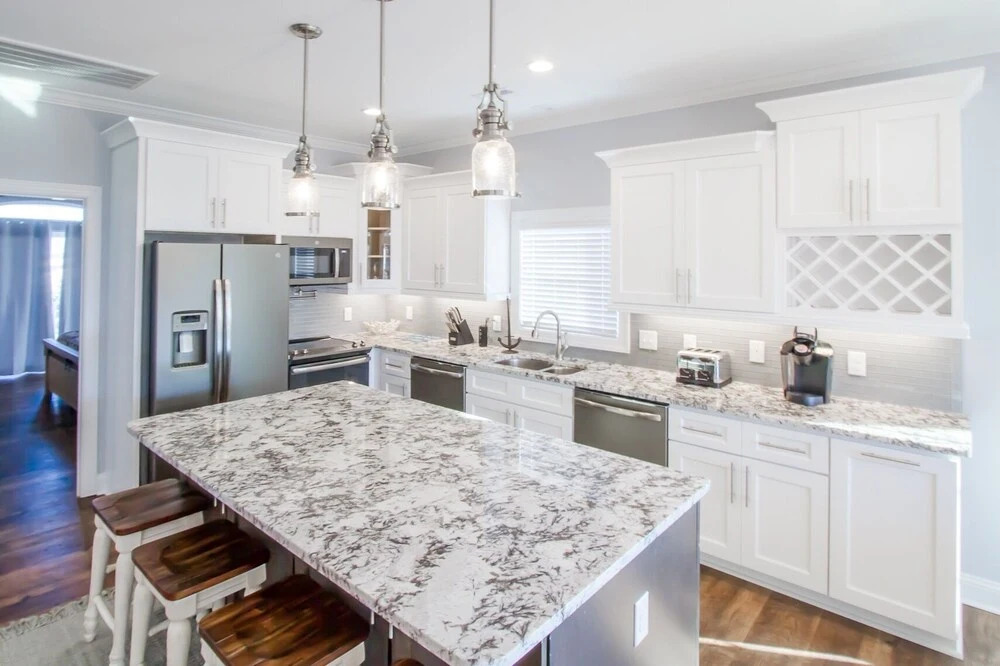 All-new Luxe W/ Pool - Walk To Beach! 5 Bedroom Home