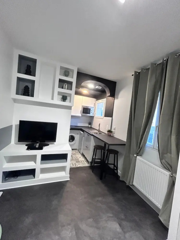 La maison de Paris Est Calme et Moderne