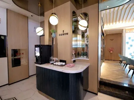 Chocolate Hotel