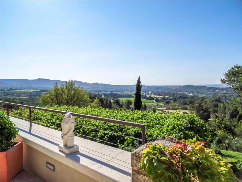 Le Dernier Chateau - Architect's Stone Villa & Pool in Picturesque Les Baux-de-Provence, 5 Bedrooms