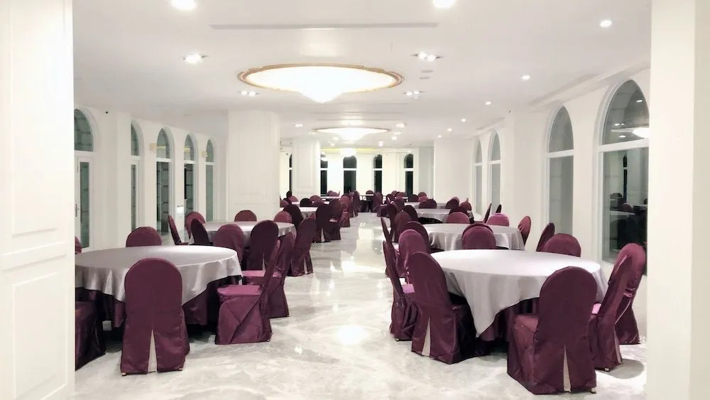 The White Paris