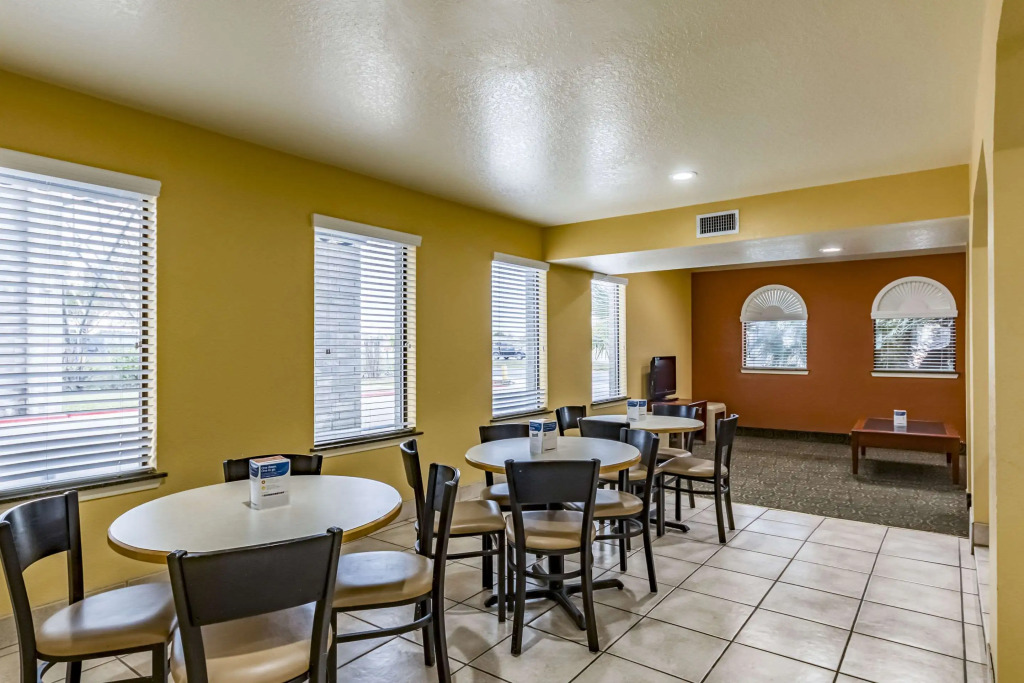 Econo Lodge Near Lackland Air Force Base-SeaWorld