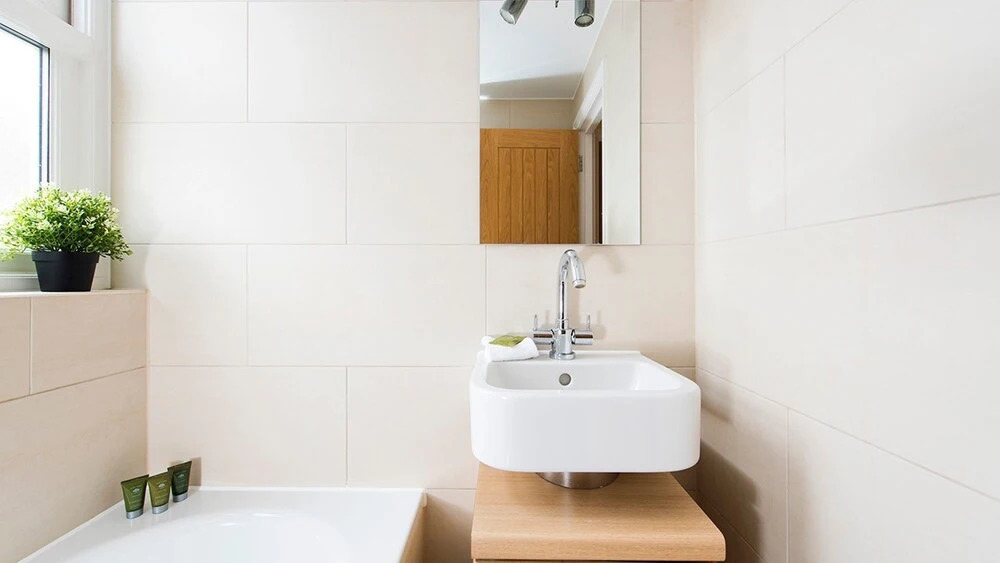 Spacious, Comfortable 2BR Fulham Maisonette