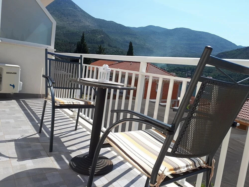 Apartments Šišević