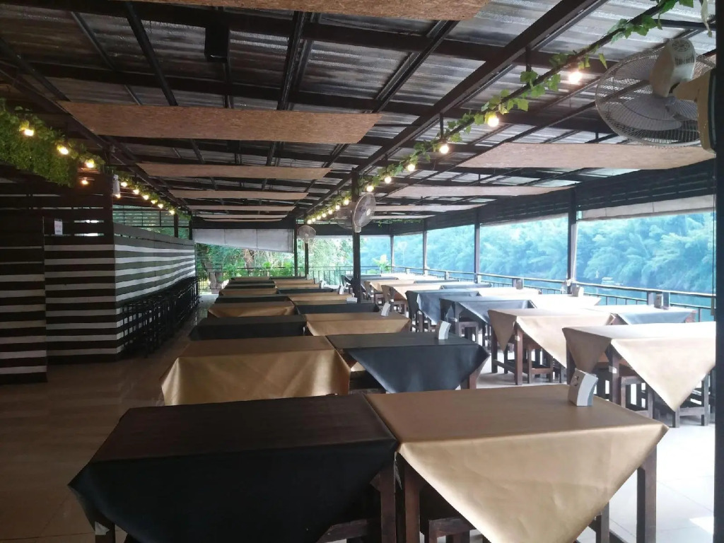Ingphupha Resort and Restaurant
