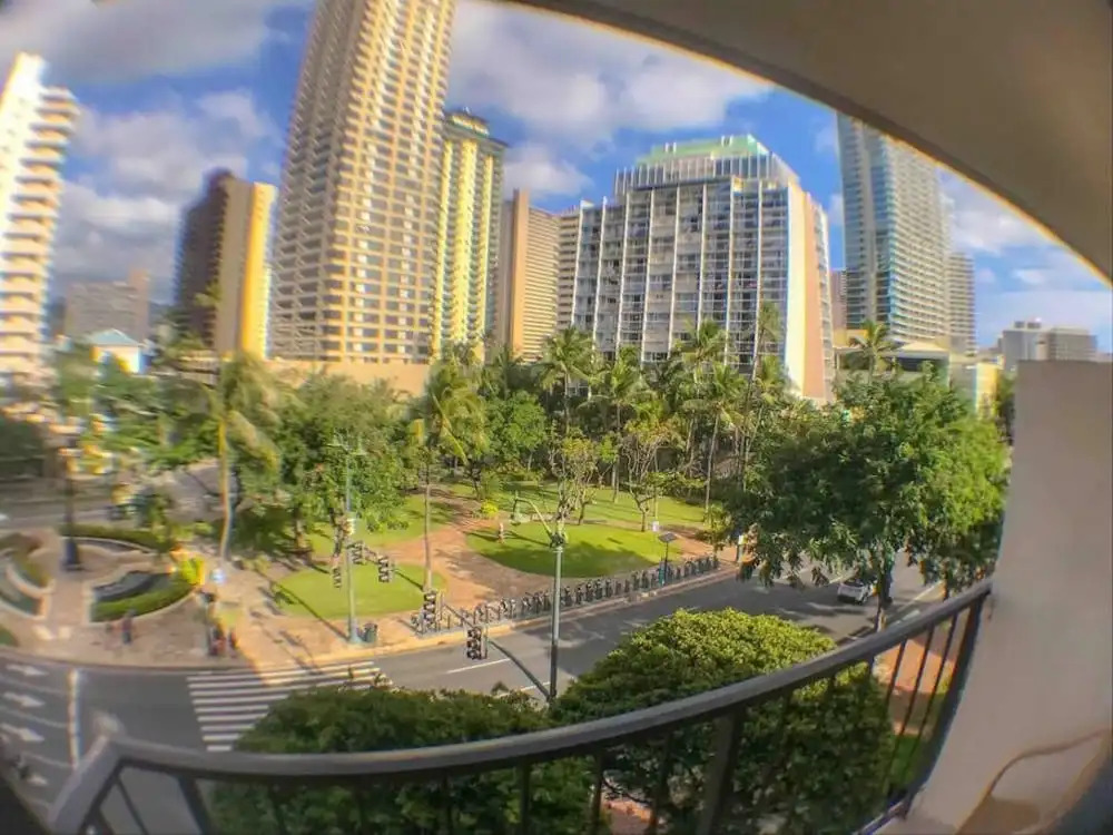 Luxurious Stay in Waikiki Steps to Waikiki Beach