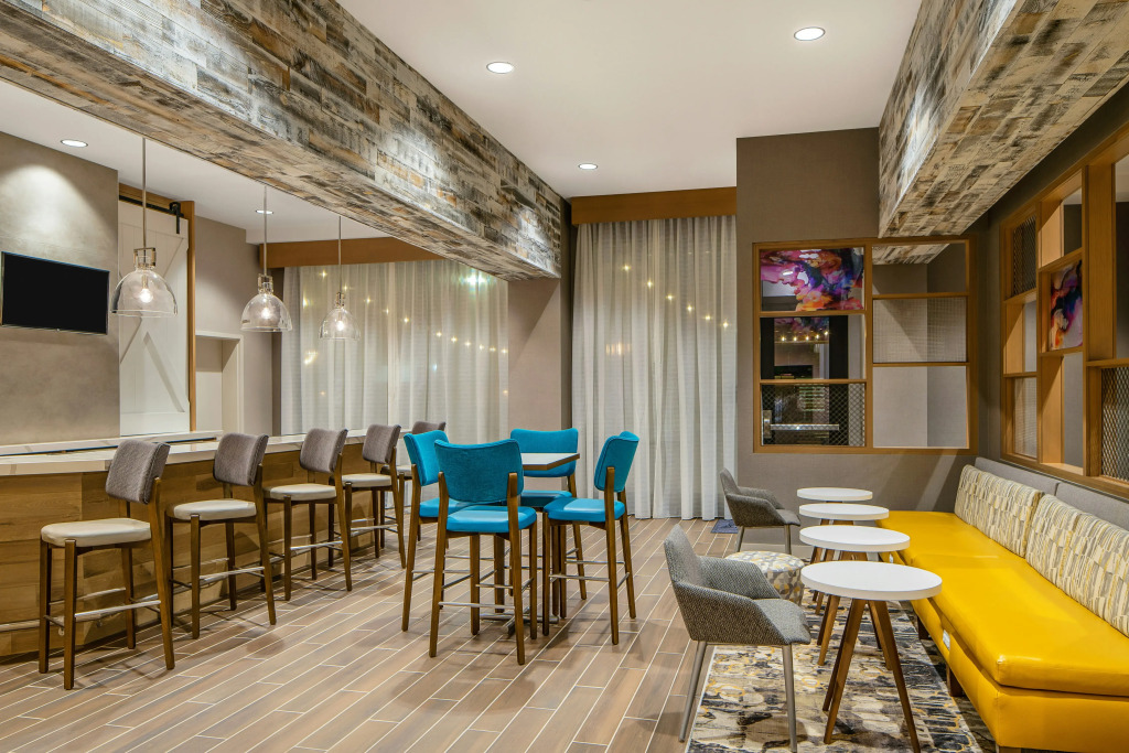 Hampton Inn & Suites Raleigh Midtown, NC