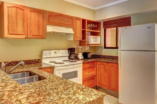 Stay in Tamarindo Condominiums