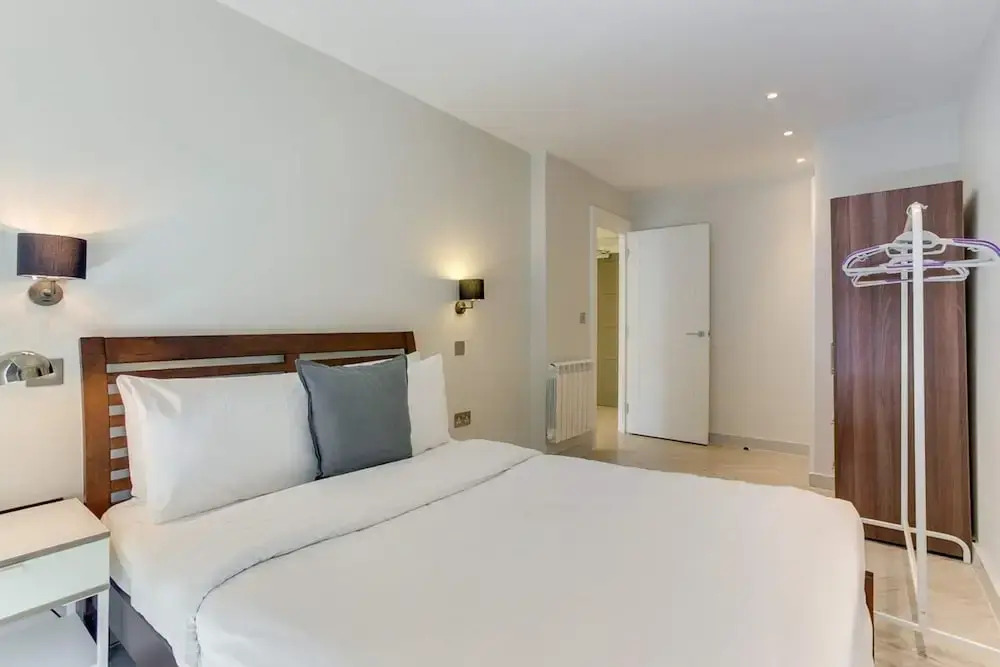 Spacious 1 Bed Near Tube in East London