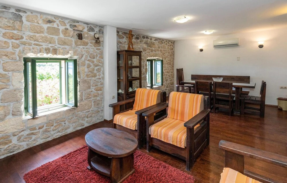 Stunning Home in Duboka With 5 Bedrooms, Wifi and Outdoor Swimming Pool