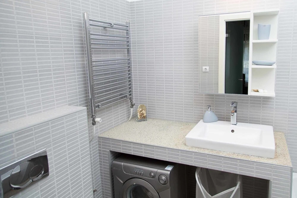 Two Bedroom Suites Near The Parliament