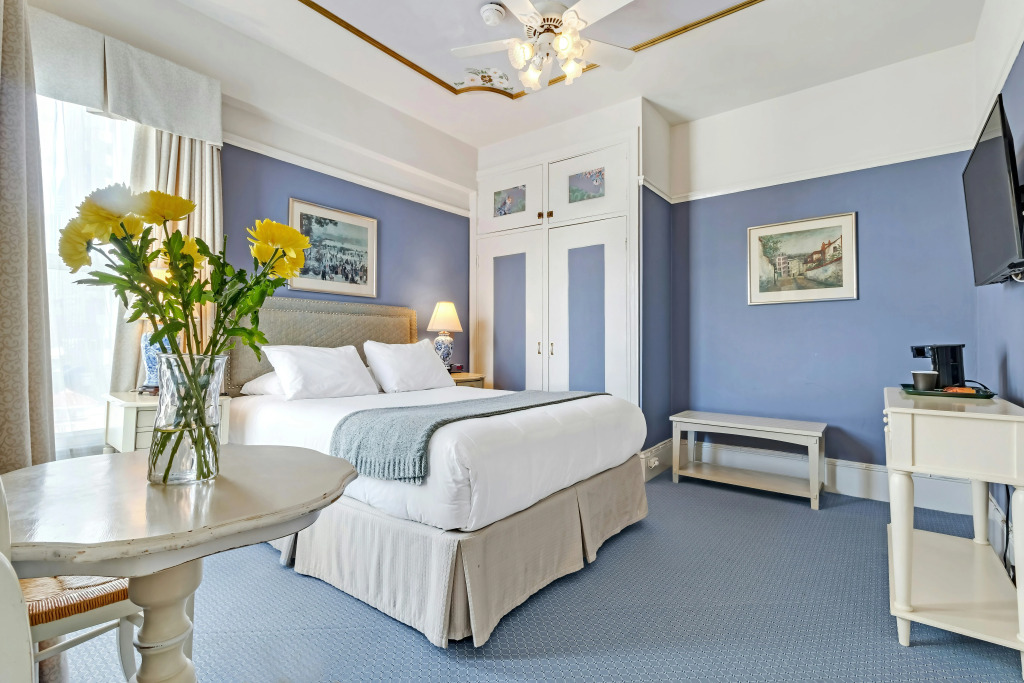 Cornell Hotel