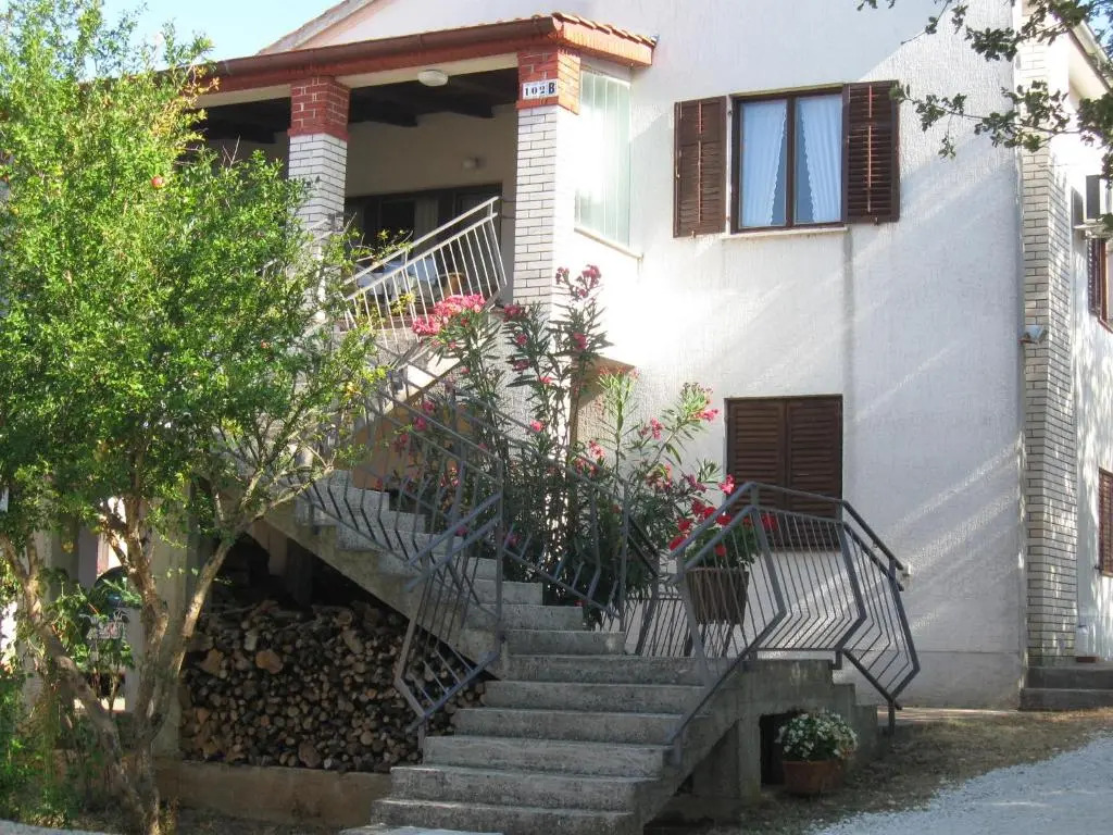 Ane Apartment