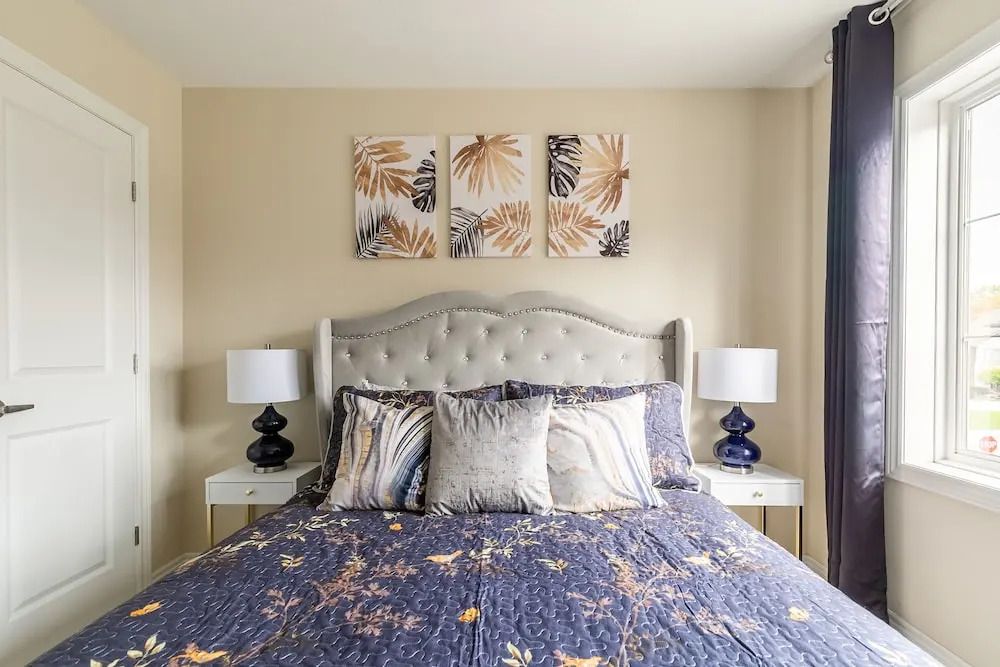 GLOBALSTAY. Modern Townhomes on Lake Ontario