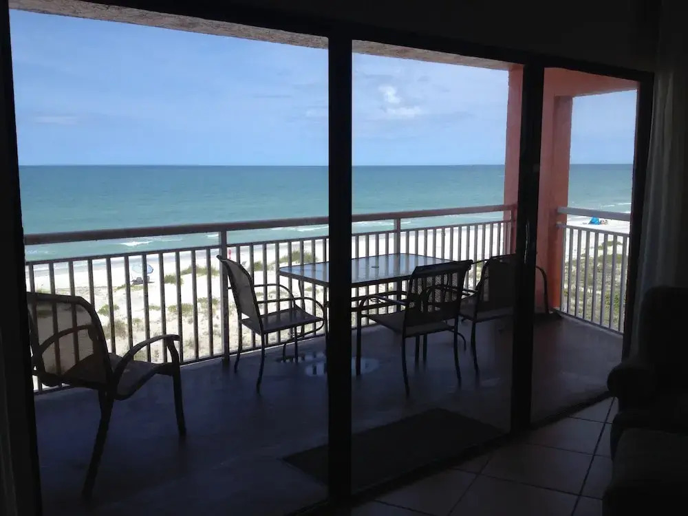 Chateaux 309 Apartment