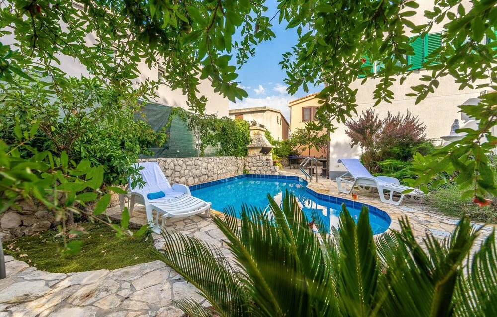 Beautiful Home in Vir With 4 Bedrooms, Wifi and Outdoor Swimming Pool