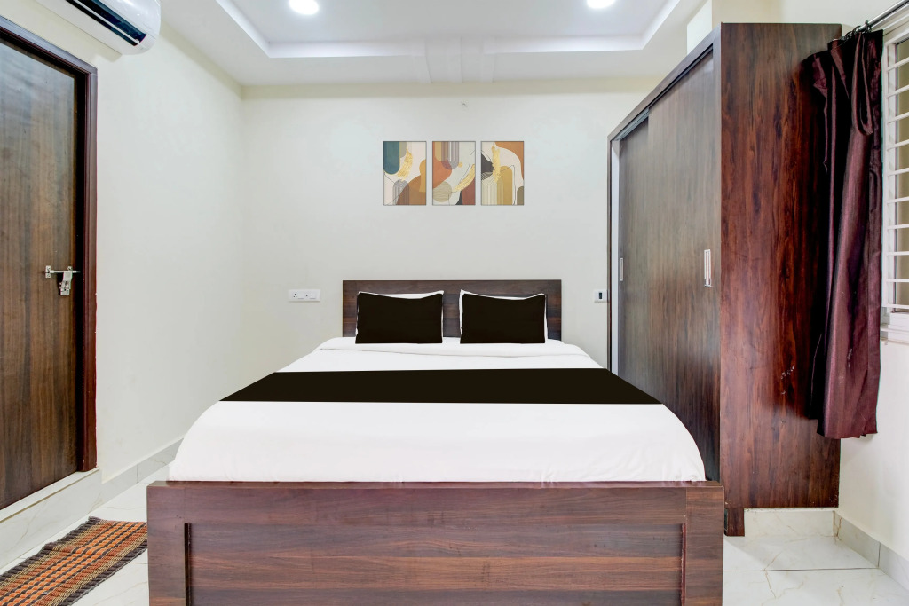 Hotel O Ramavarapadu Near PVR Icon