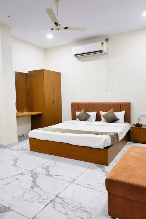 Hotel Venus Stays Near Prestige College Bhopal