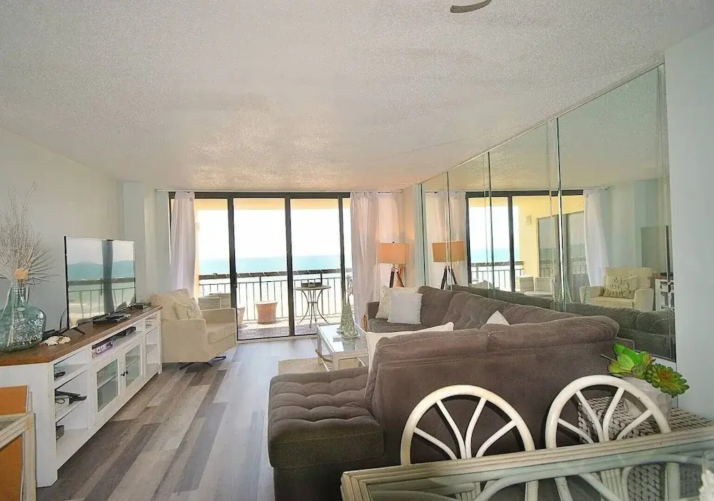 Shoreham Towers I 6c 3 Bedroom Condo by RedAwning, North Myrtle Beach